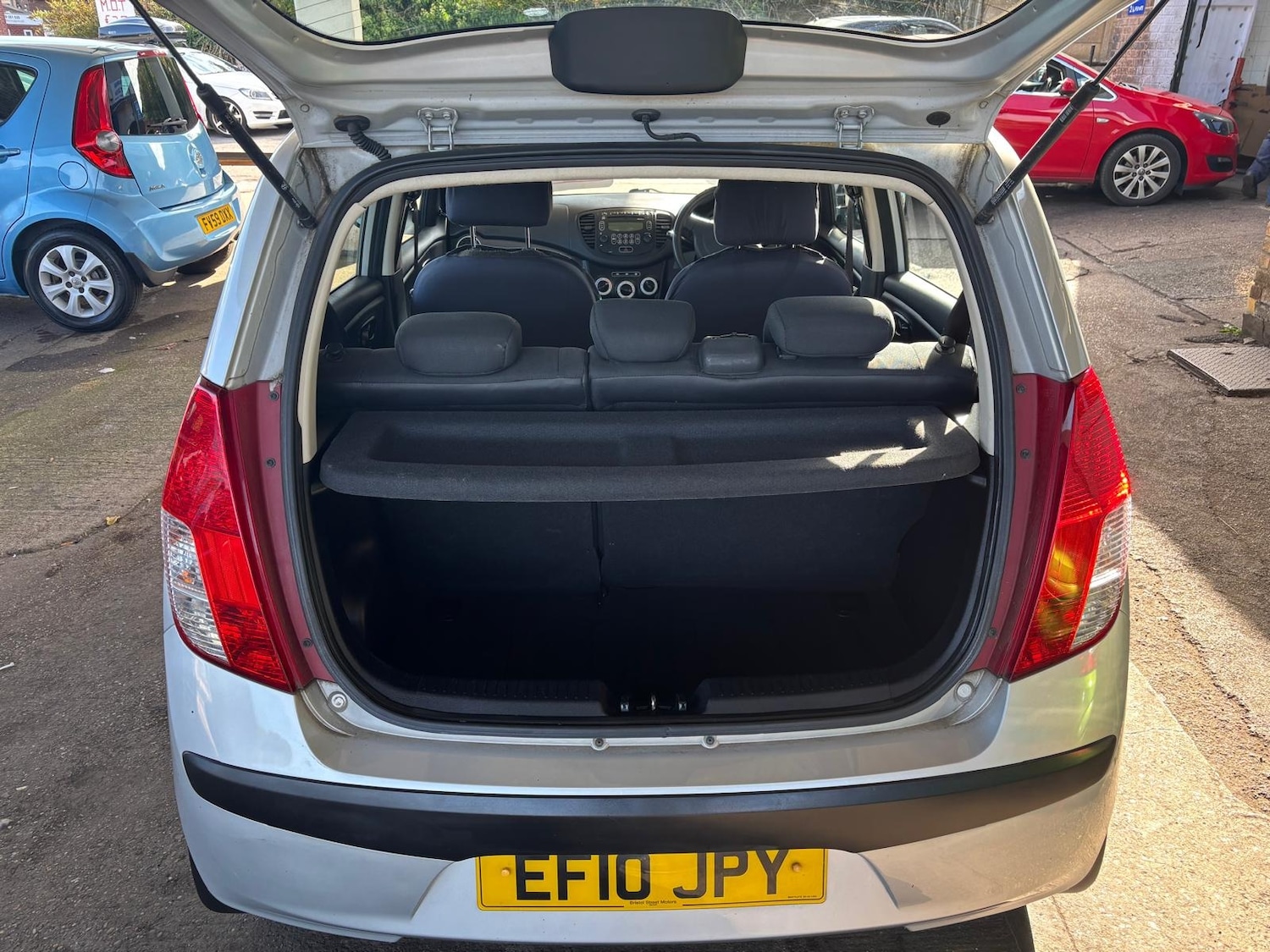 Used Hyundai i10 2010 for sale - 76114090: Photo 14