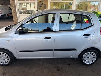 Used Hyundai i10 2010 for sale - 76114090: Photo 4