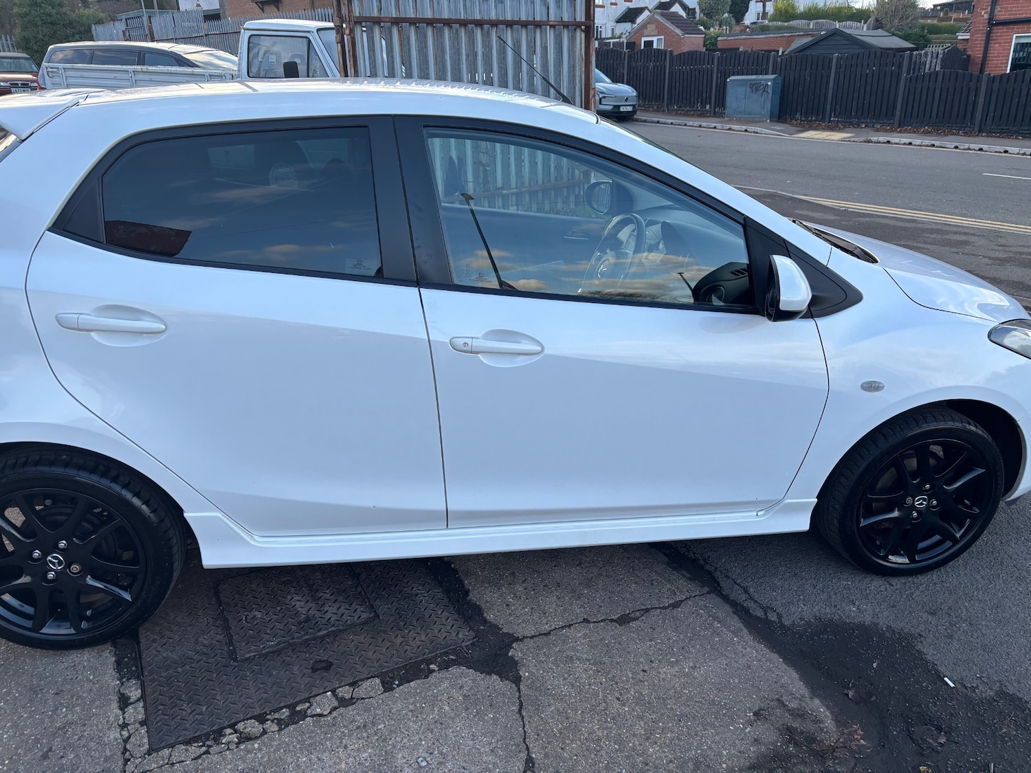 Used Mazda Mazda2 2013 for sale - 76905847: Photo 8