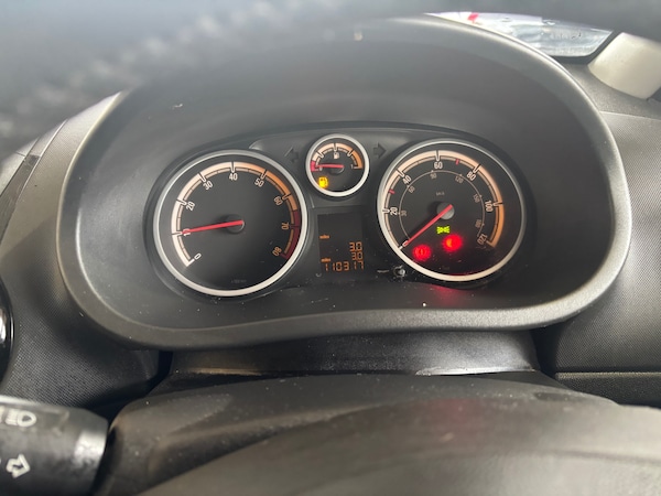 Used Vauxhall Corsa 2013 for sale - 76205775: Photo 13