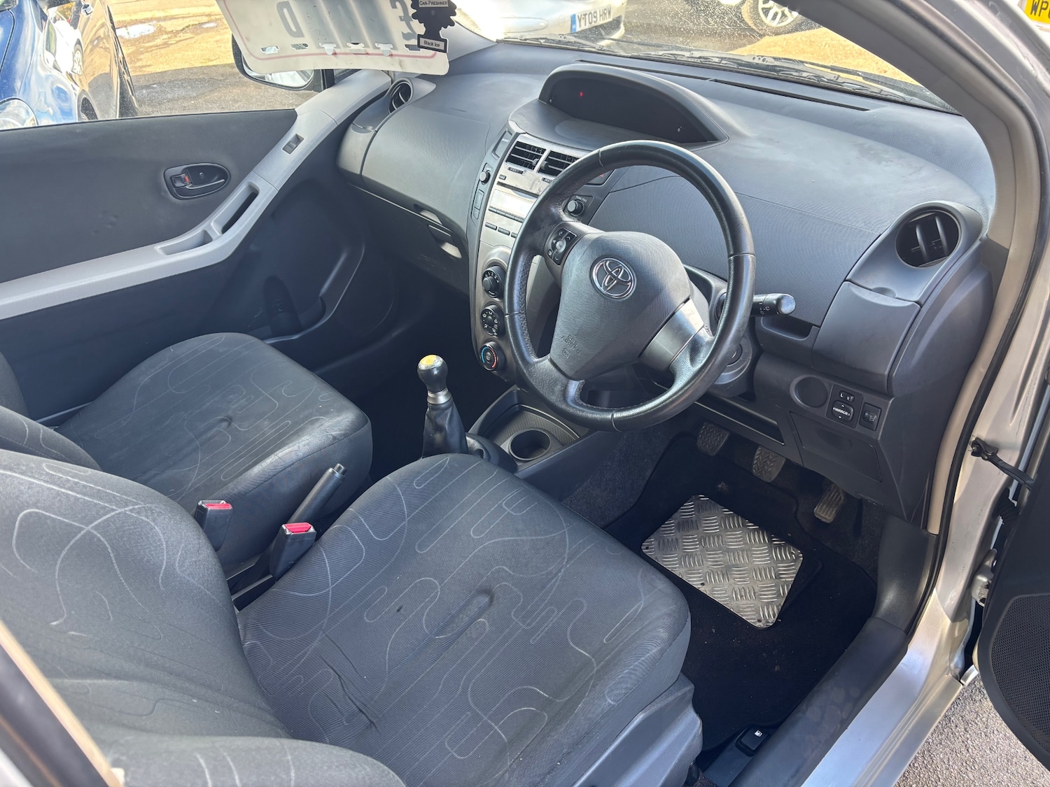 Used Toyota Yaris 2009 for sale - 76364861: Photo 9