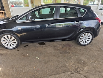 Used Vauxhall Astra 2013 for sale - 79620036: Photo