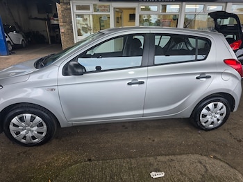 Used Hyundai i20 2013 for sale - 75616147: Photo