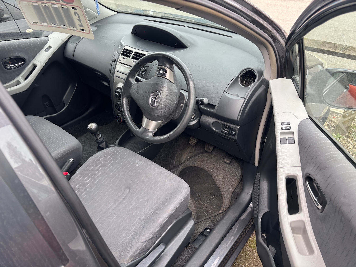 Used Toyota Yaris 2009 for sale - 77984159: Photo 10