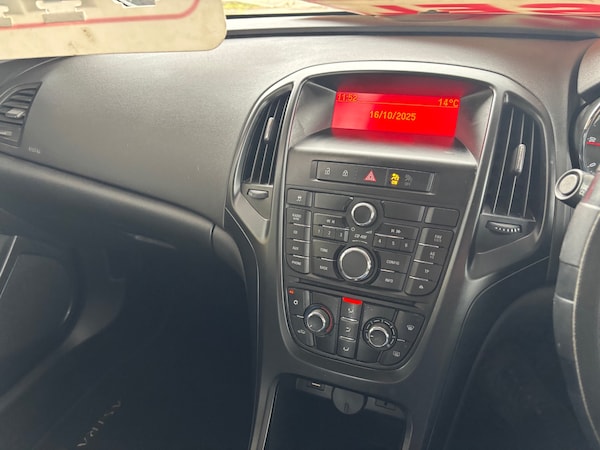 Used Vauxhall Astra 2012 for sale - 76287325: Photo 11