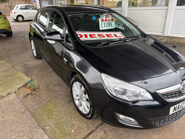 Used Vauxhall Astra 2012 for sale - 76287325: Photo 2