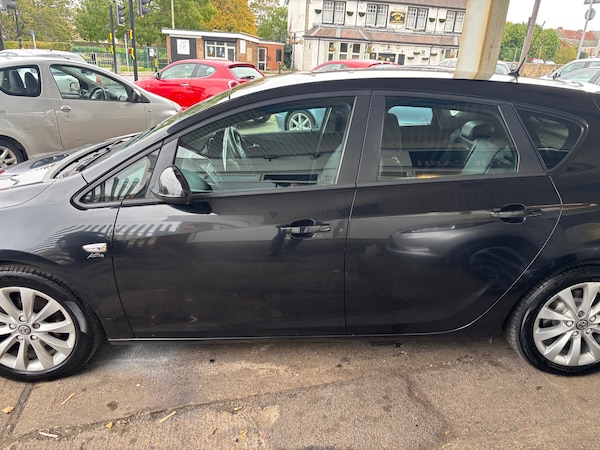 Used Vauxhall Astra 2012 for sale - 76287325: Photo 4