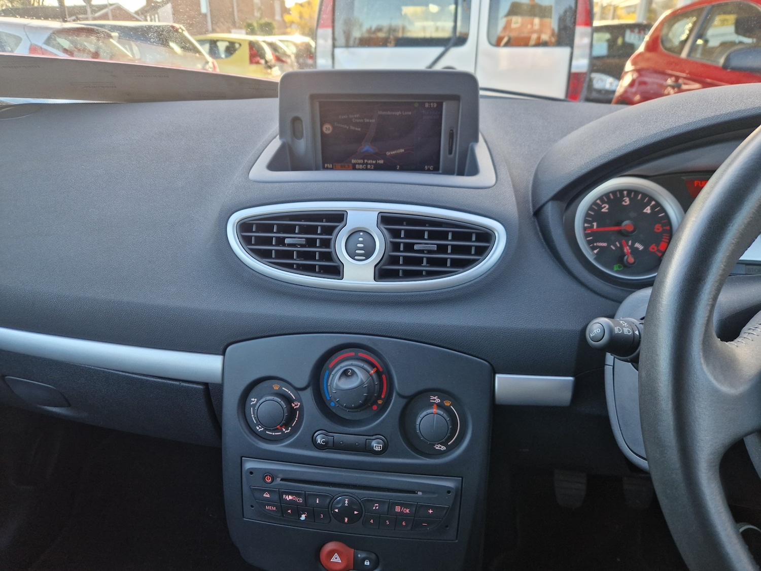 Used Renault Clio 2010 for sale - 77864464: Photo 11