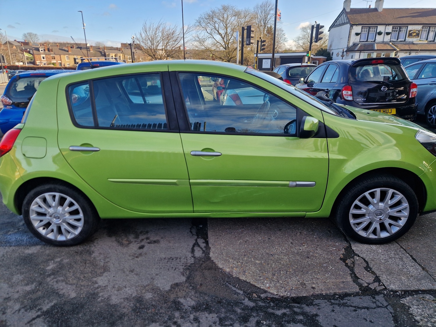 Used Renault Clio 2010 for sale - 77864464: Photo 2