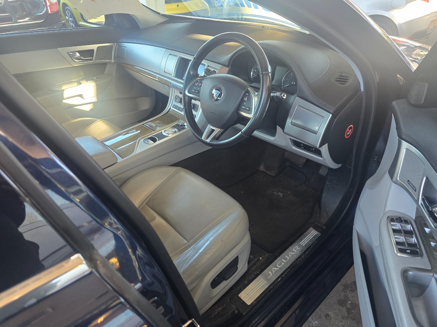 Used Jaguar XF 2014 for sale - 78105773: Photo 11