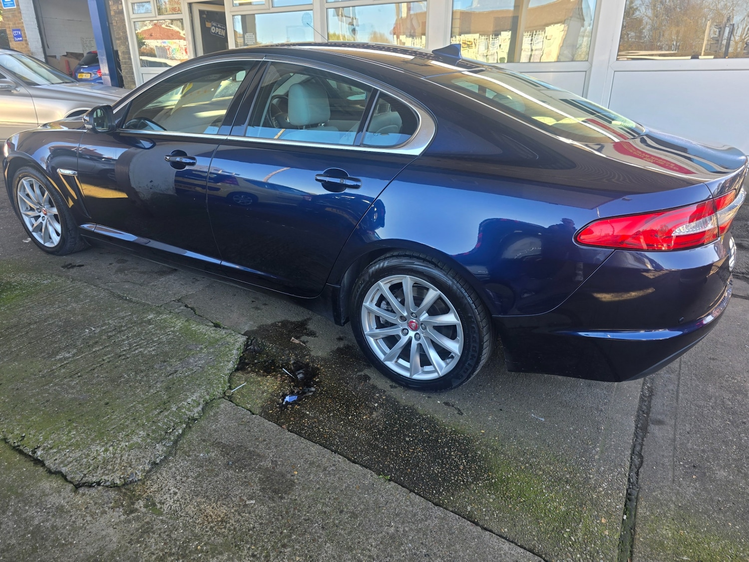Used Jaguar XF 2014 for sale - 78105773: Photo 2
