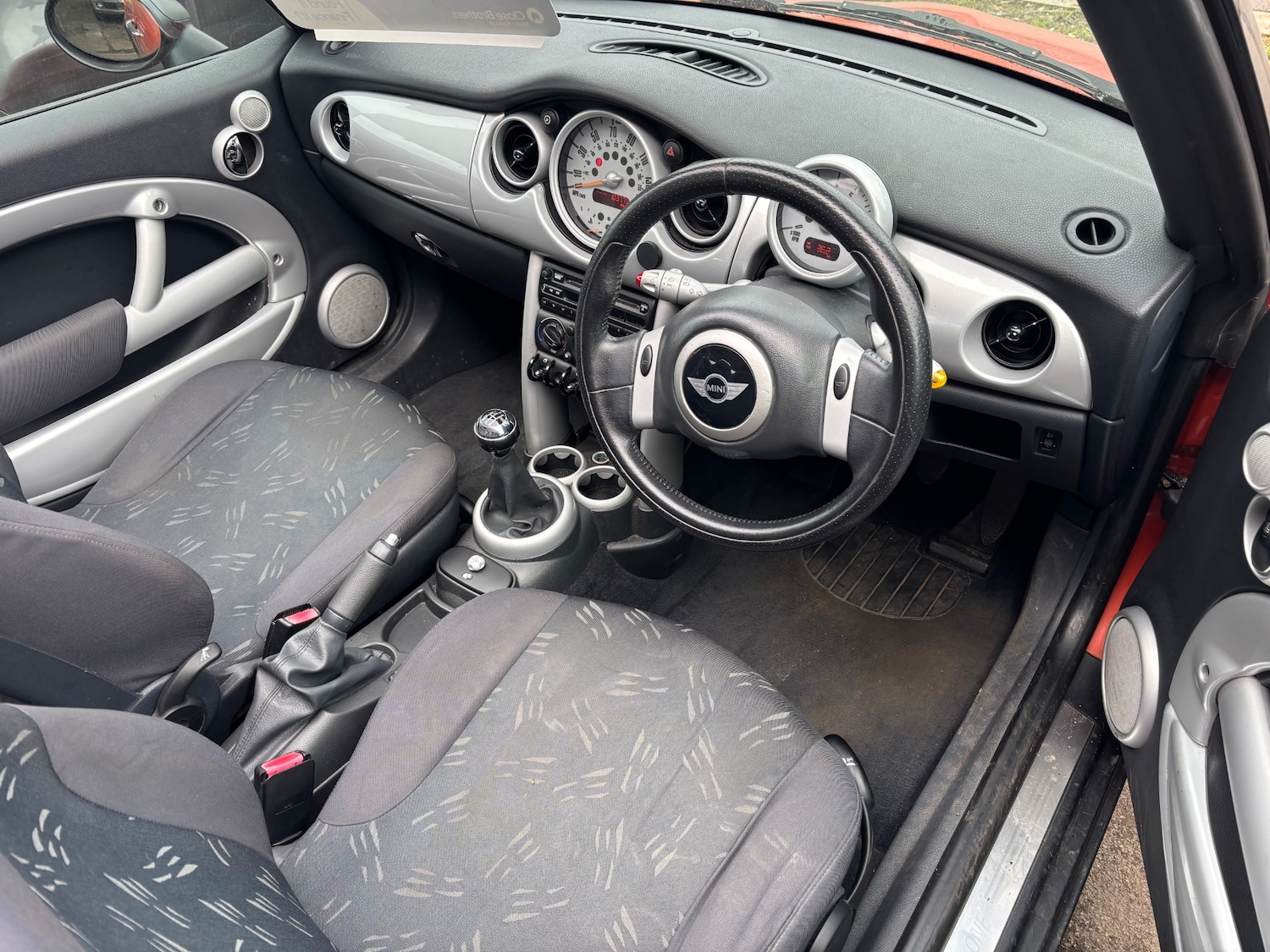 Used MINI Convertible 2005 for sale - 77984154: Photo 10