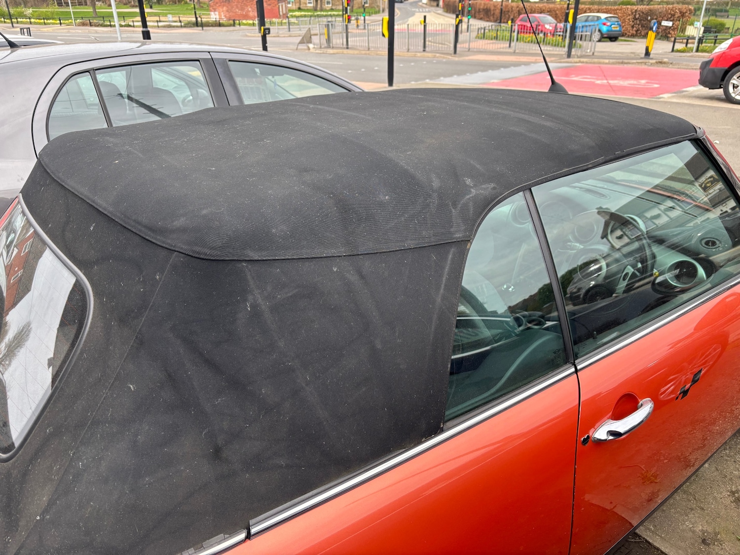 Used MINI Convertible 2005 for sale - 77984154: Photo 12