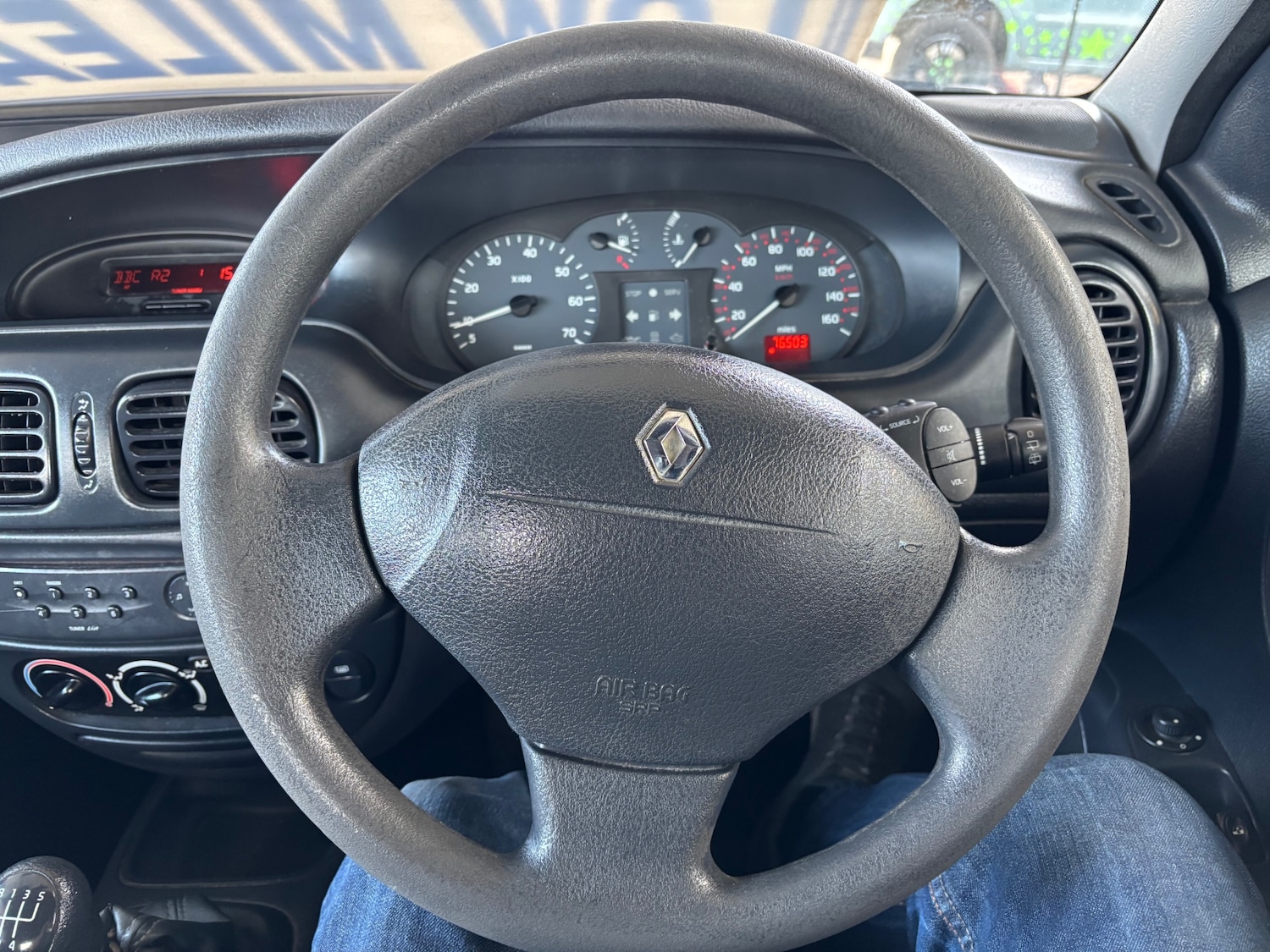 Renault Megane 2002 (02) - 1.6 16V Expression 5dr - Image 17