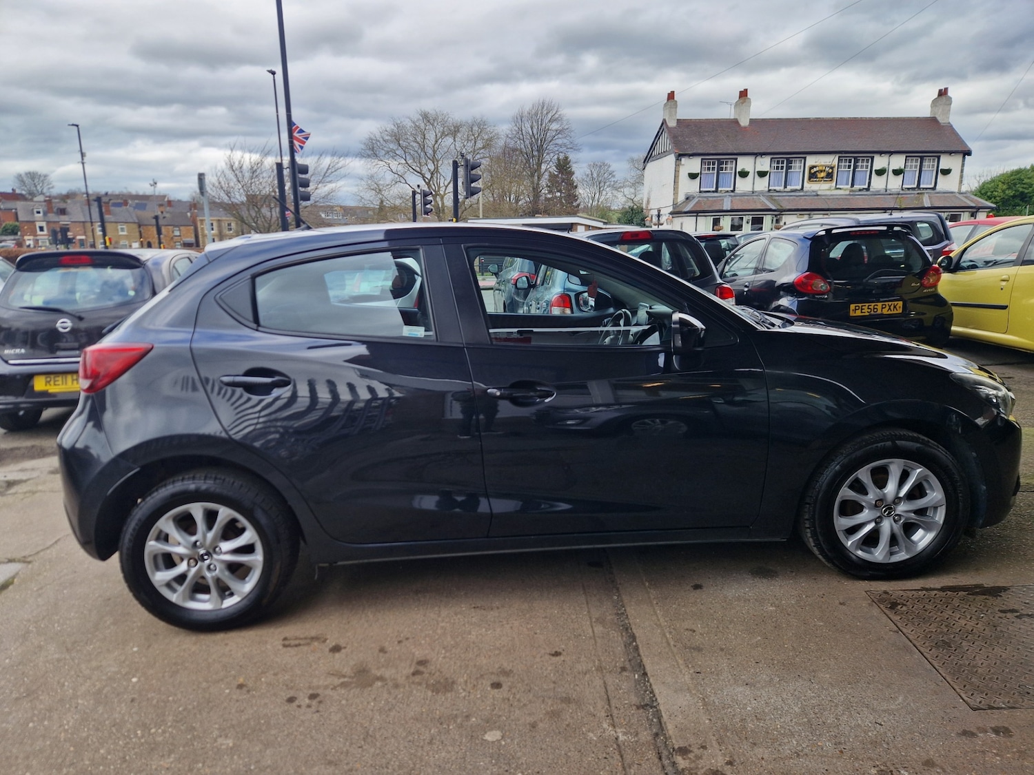 Used Mazda Mazda2 2015 for sale - 77818496: Photo 2