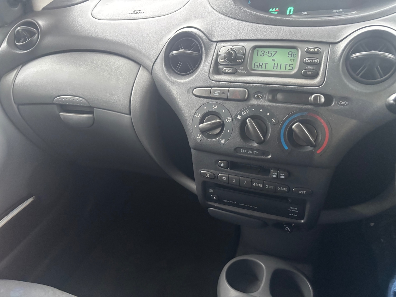 Used Toyota Yaris 2001 for sale - 77297107: Photo 12