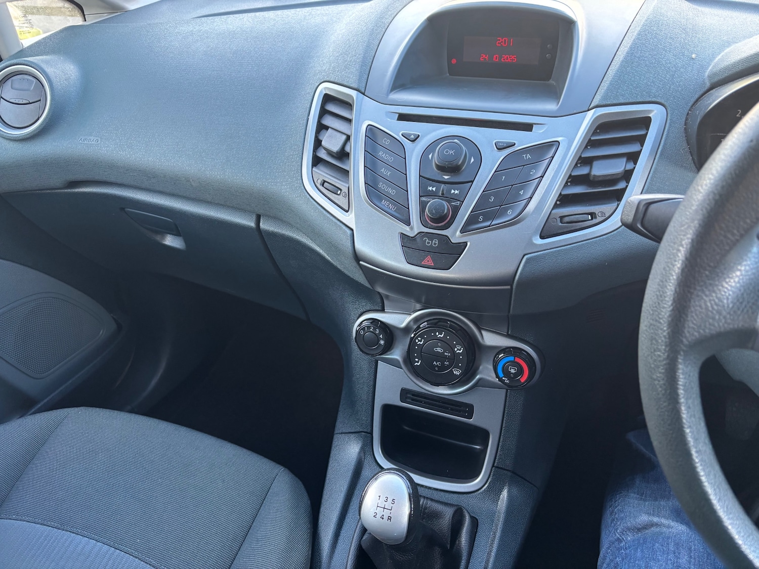 Used Ford Fiesta 2011 for sale - 76364875: Photo 14