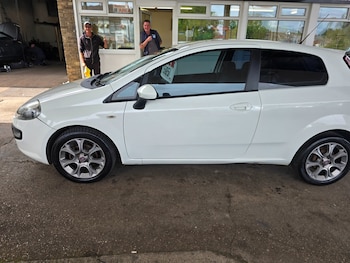 Used Fiat Punto Evo 2011 for sale - 75391479: Photo