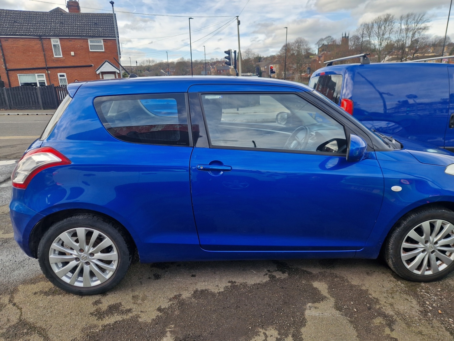 Used Suzuki Swift 2011 for sale - 77675426: Photo 2