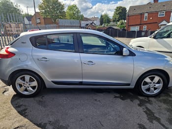 Used Renault Megane 2010 for sale - 79854717: Photo