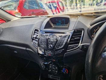 Used Ford Fiesta 2015 for sale - 78616340: Photo