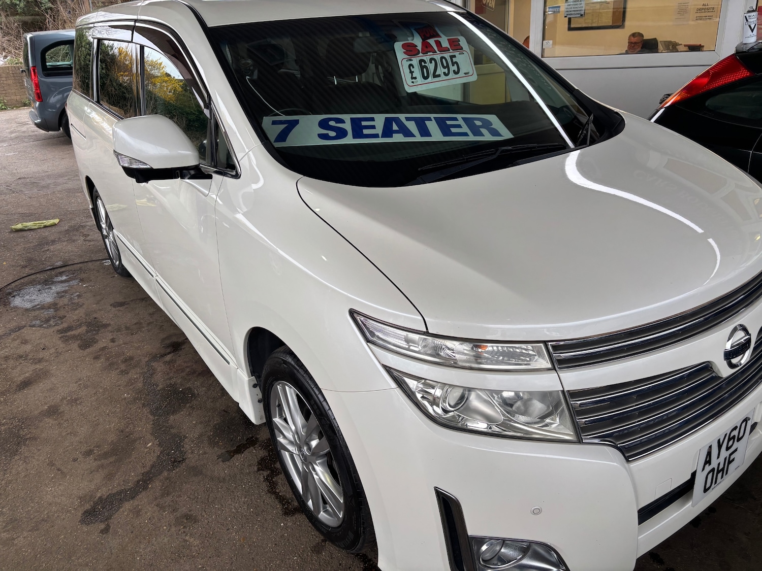 Used Nissan Elgrand 2022 for sale - 78092932: Photo 2