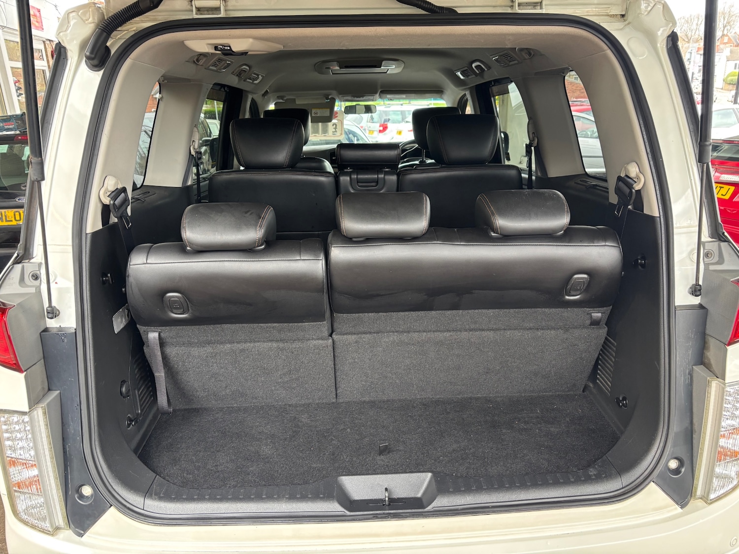 Used Nissan Elgrand 2022 for sale - 78092932: Photo 8