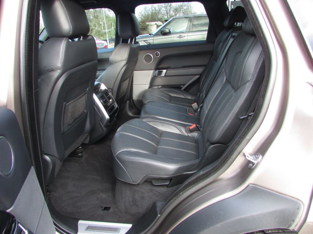 Used Land Rover Range Rover Sport 2016 for sale - 77236138: Photo 11