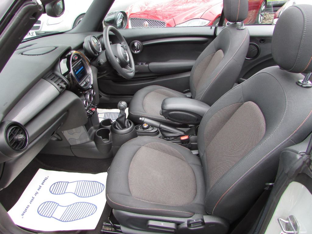 Used MINI Convertible 2019 for sale - 78123889: Photo 6