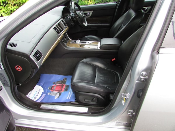 Used Jaguar XF 2013 for sale - 68471880: Photo 4
