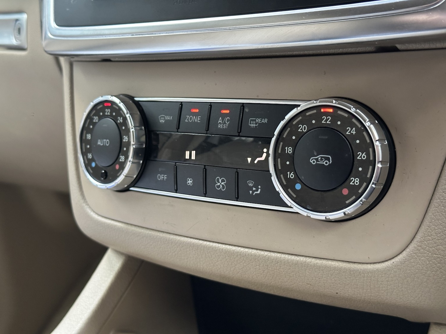 Used Mercedes-Benz M Class 2012 for sale - 76945621: Photo 31