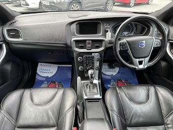 Used Volvo V40 2014 for sale - 75975659: Photo