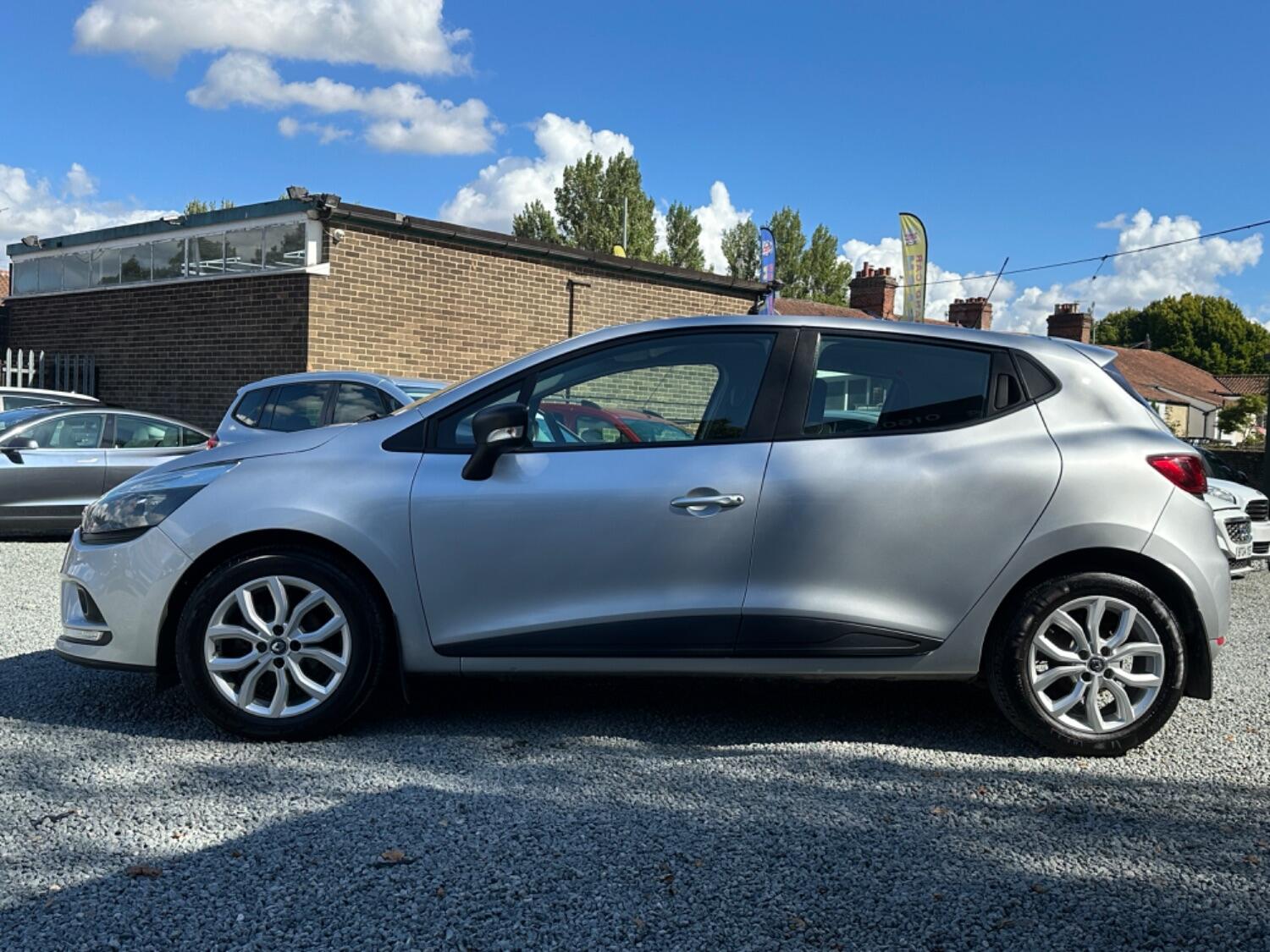 Used Renault Clio 2023 for sale - 77162191: Photo 11