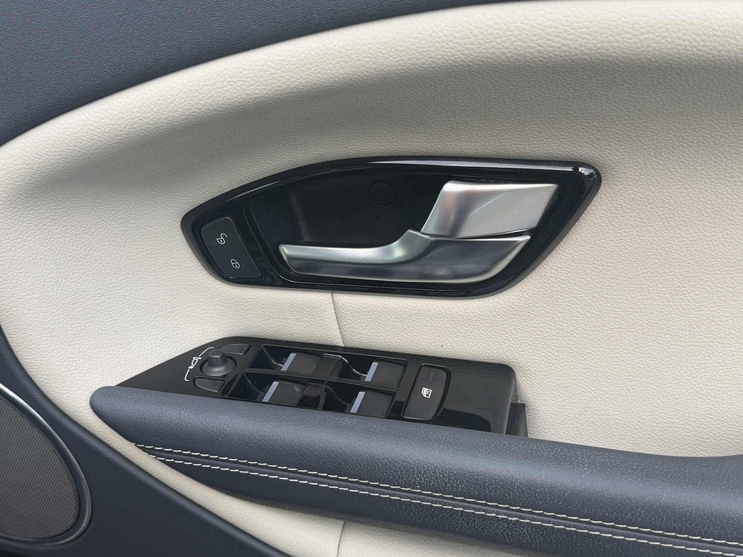 Used Land Rover Range Rover Evoque 2016 for sale - 76945552: Photo 29