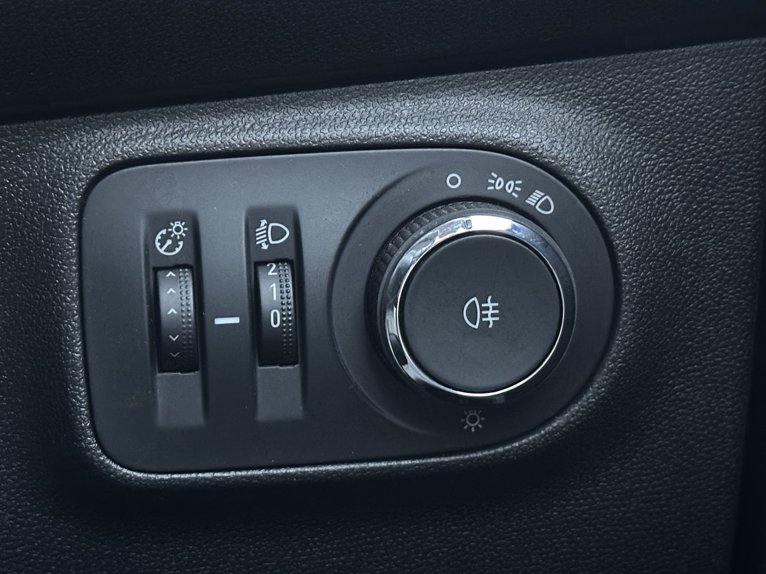 Used Vauxhall ADAM 2015 for sale - 76945614: Photo 29