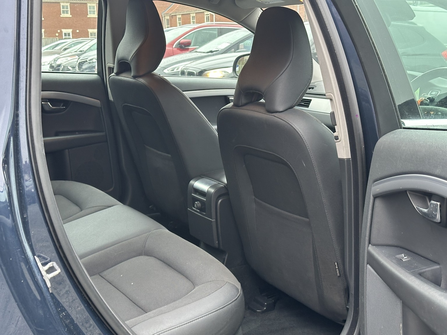 Used Volvo V70 2015 for sale - 77329286: Photo 40