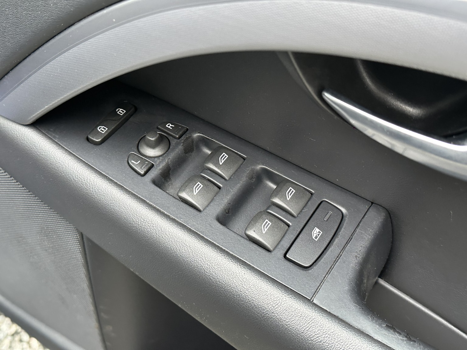 Used Volvo V70 2015 for sale - 77329286: Photo 42