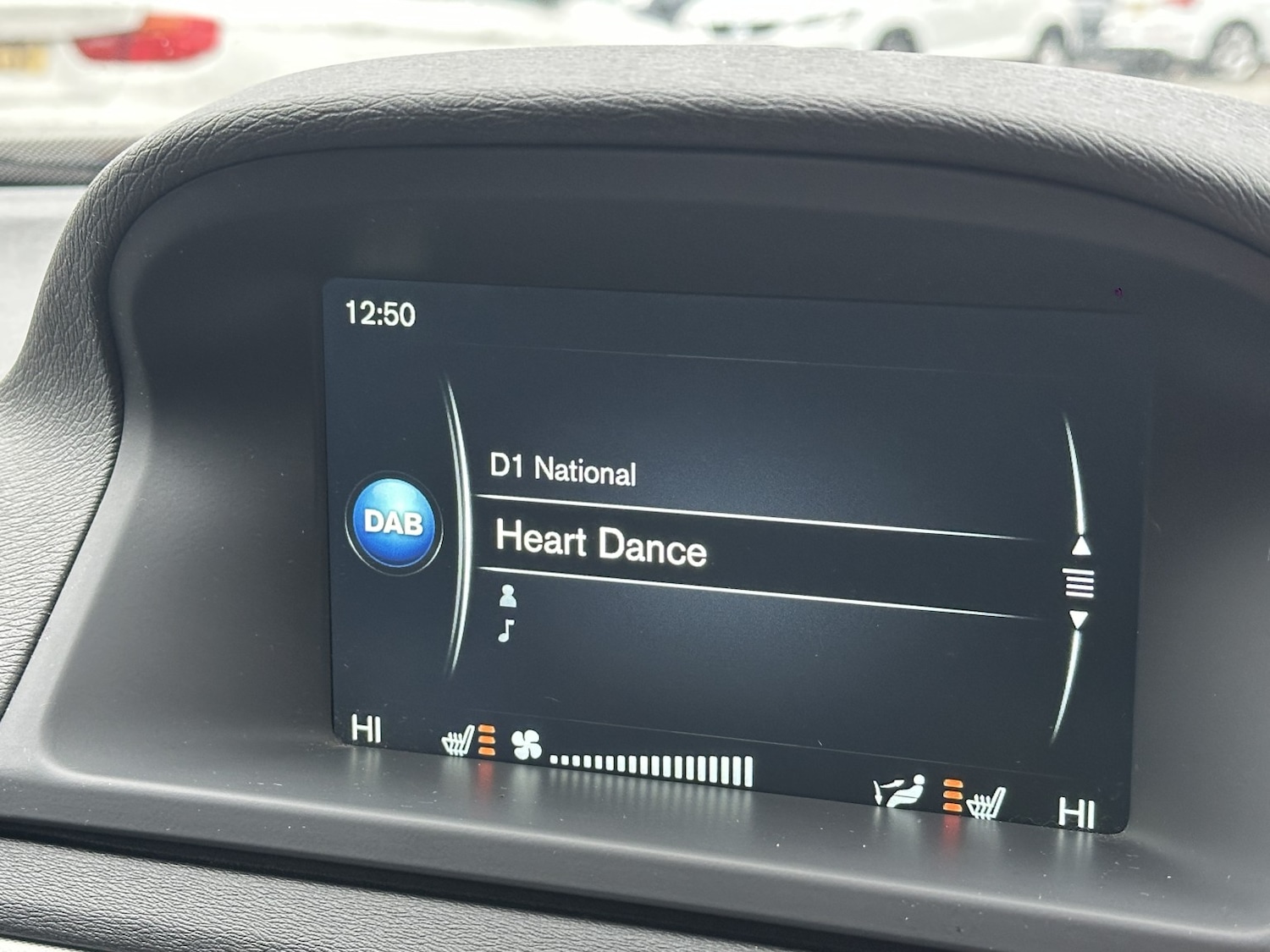 Used Volvo V70 2015 for sale - 77329286: Photo 44