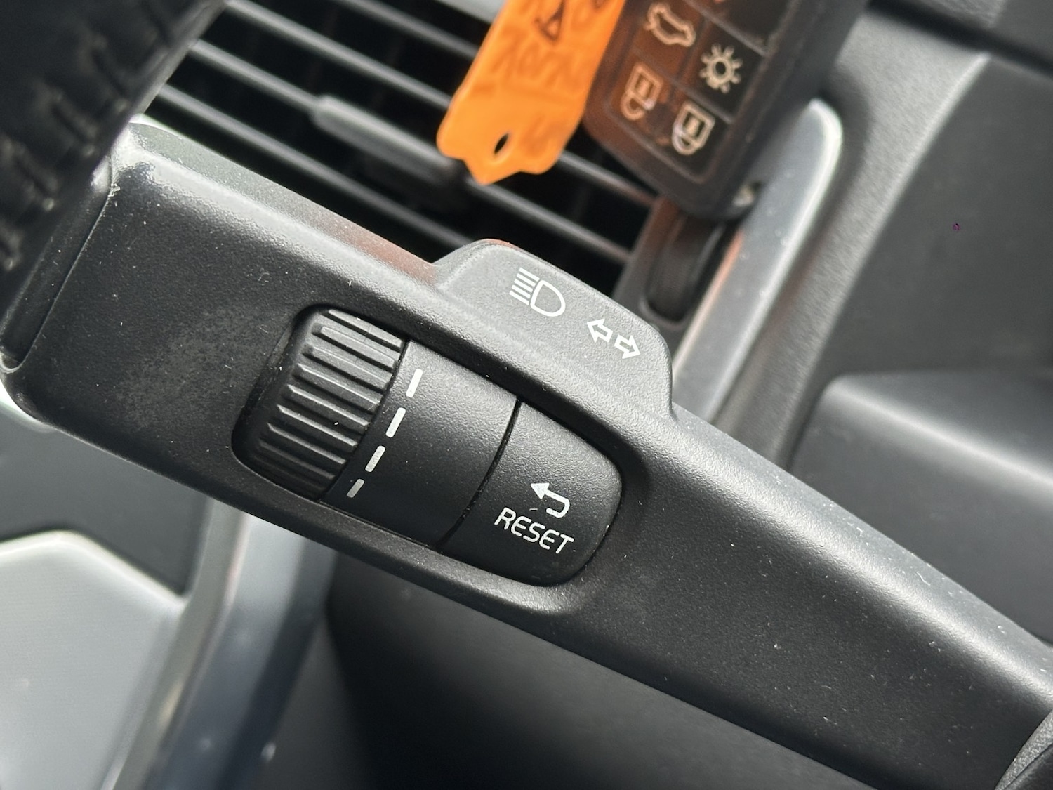 Used Volvo V70 2015 for sale - 77329286: Photo 48