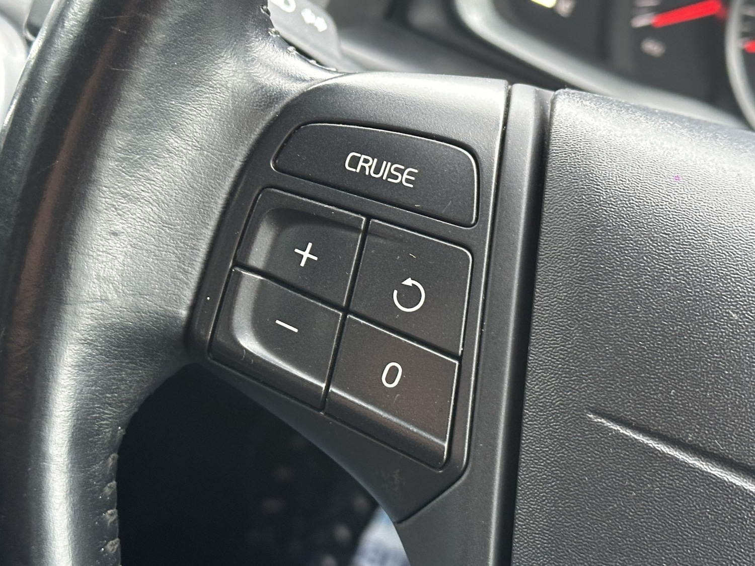 Used Volvo V70 2015 for sale - 77329286: Photo 50