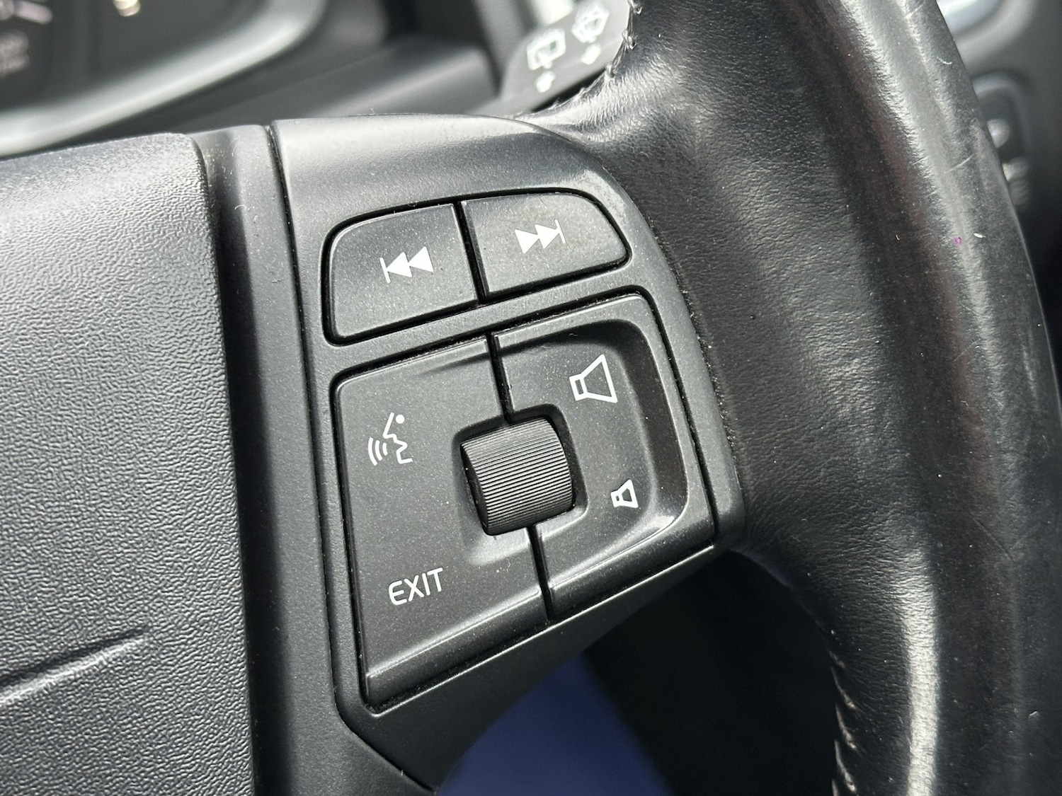 Used Volvo V70 2015 for sale - 77329286: Photo 51