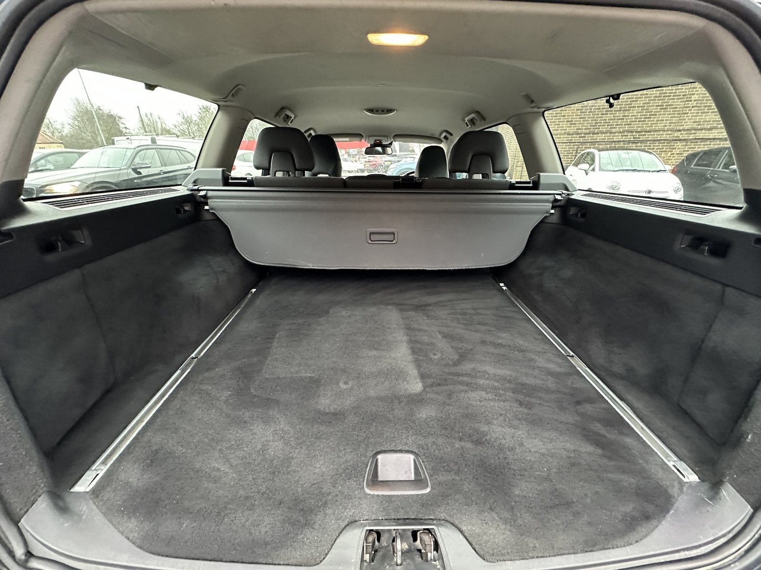 Used Volvo V70 2015 for sale - 77329286: Photo 52