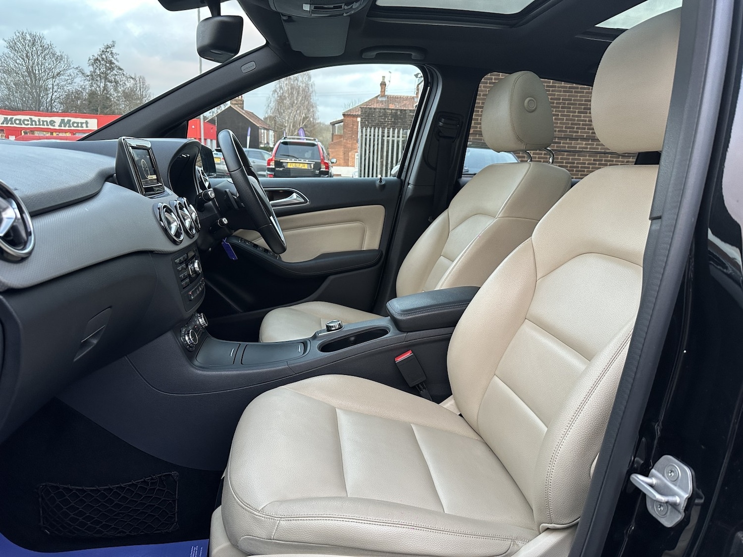 Used Mercedes-Benz B Class 2013 for sale - 76945568: Photo 40