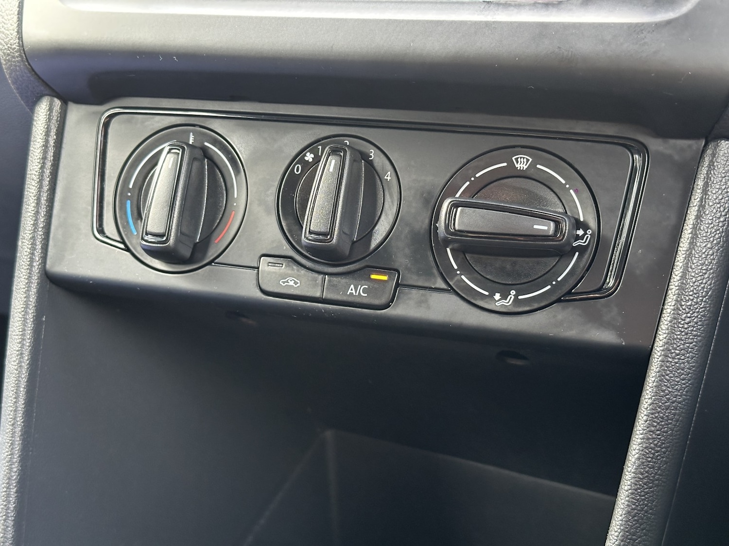 Used Volkswagen Polo 2015 for sale - 75975449: Photo 18