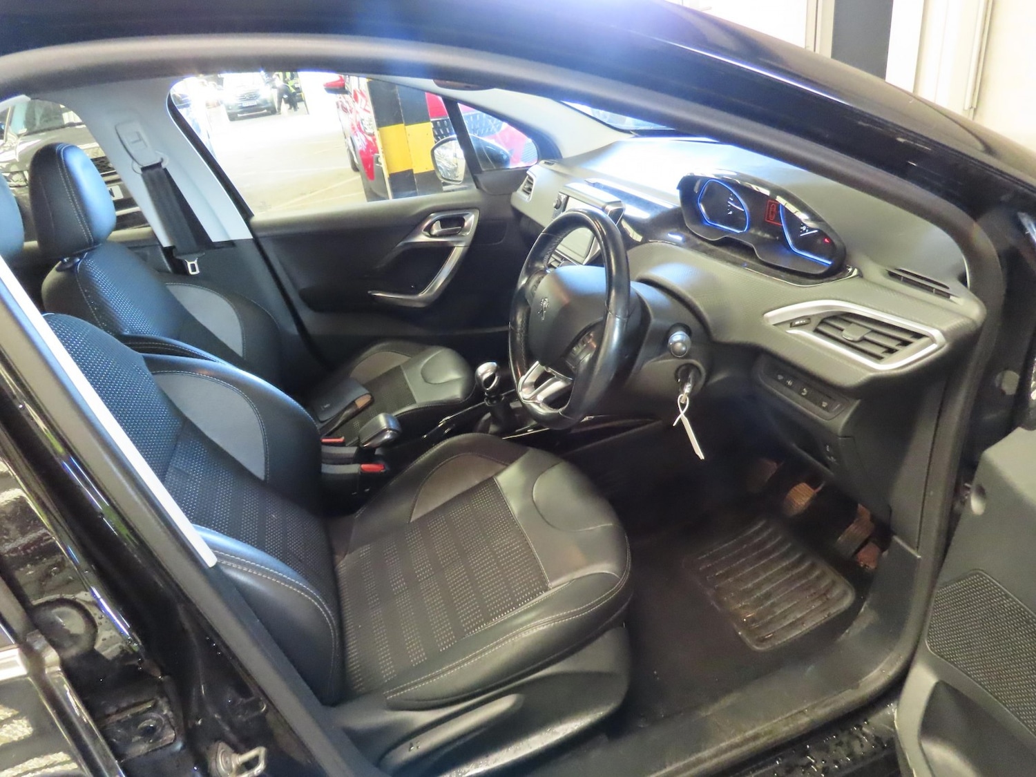 Used Peugeot 2008 2017 for sale - 78045653: Photo 19