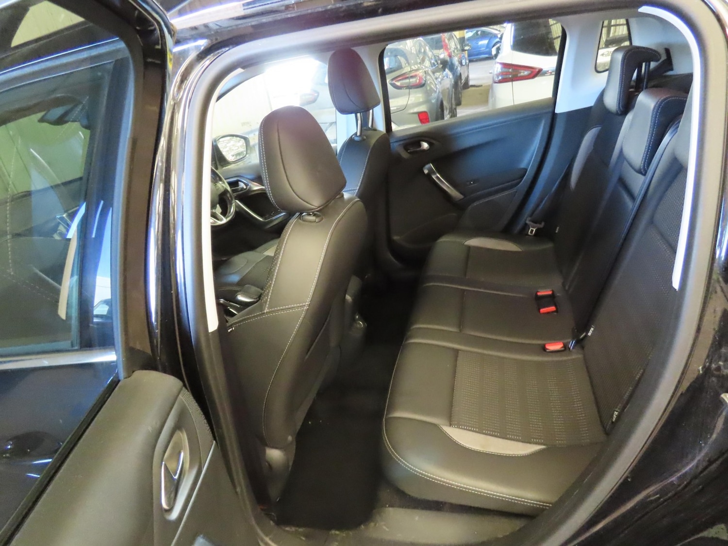 Used Peugeot 2008 2017 for sale - 78045653: Photo 9