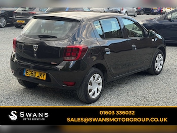 Used Dacia Sandero 2019 for sale - 79276746: Photo