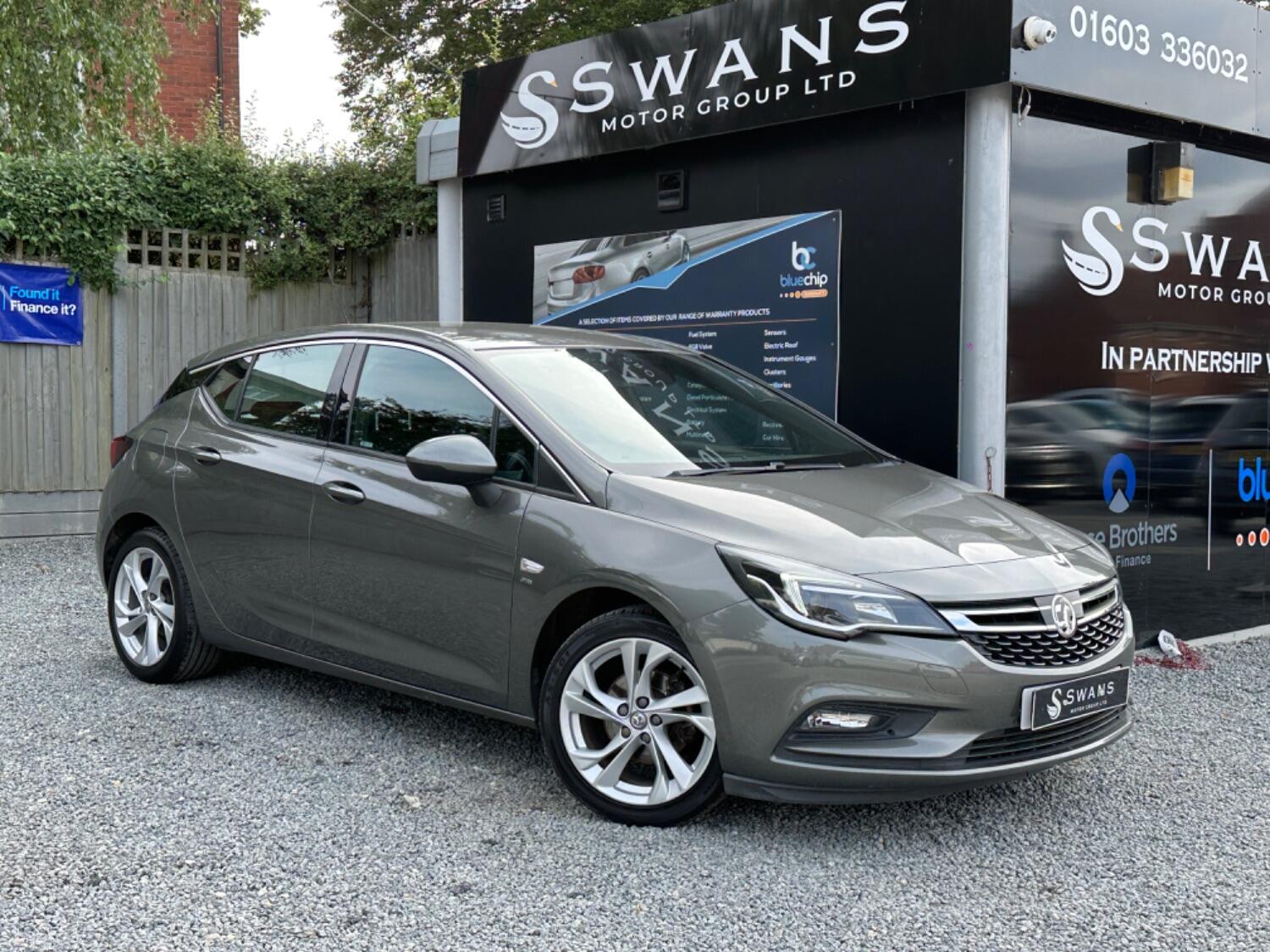 Used Vauxhall Astra 2017 for sale - 76431005: Photo 1