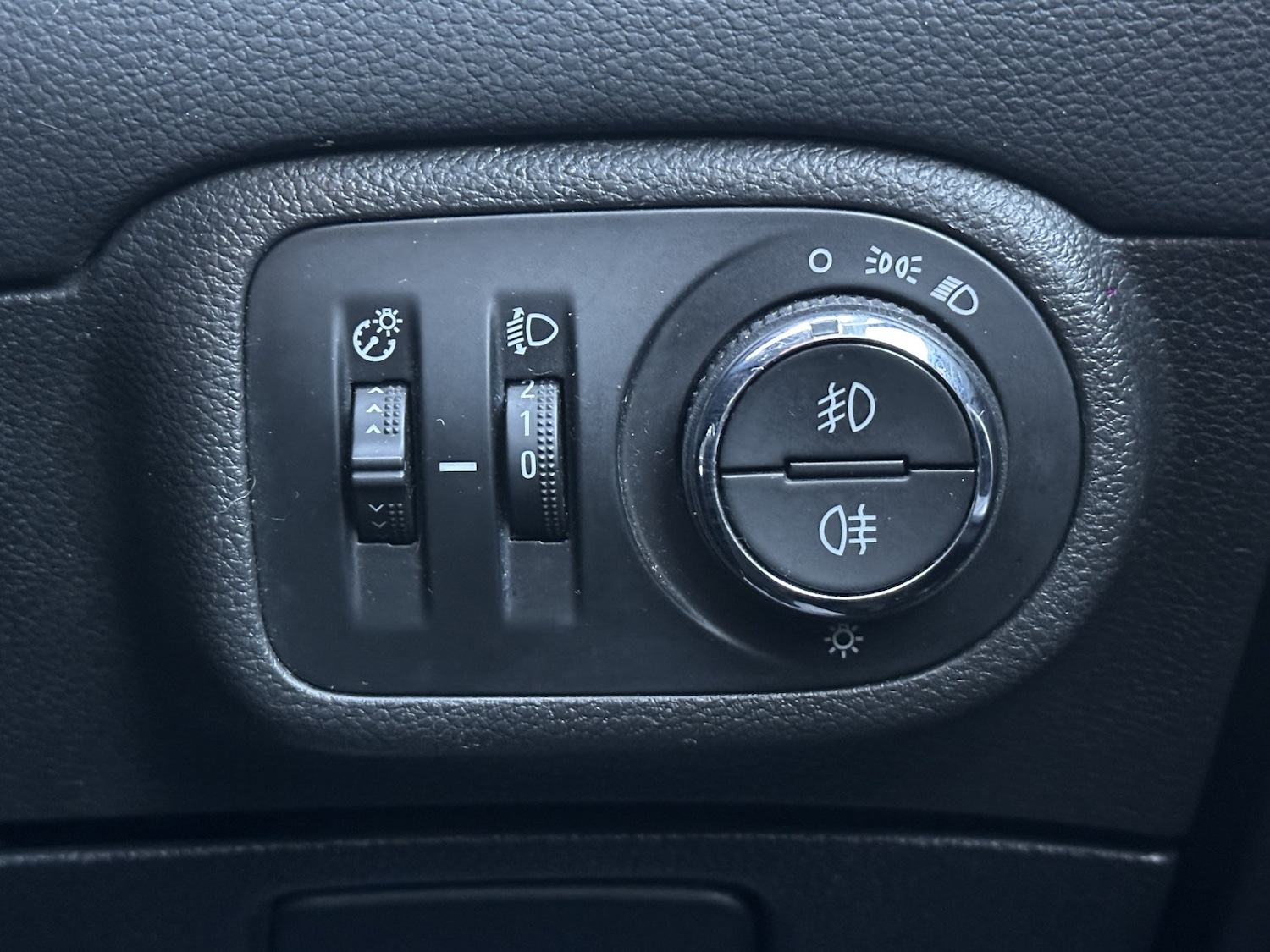 Used Vauxhall Zafira 2017 for sale - 77342690: Photo 32