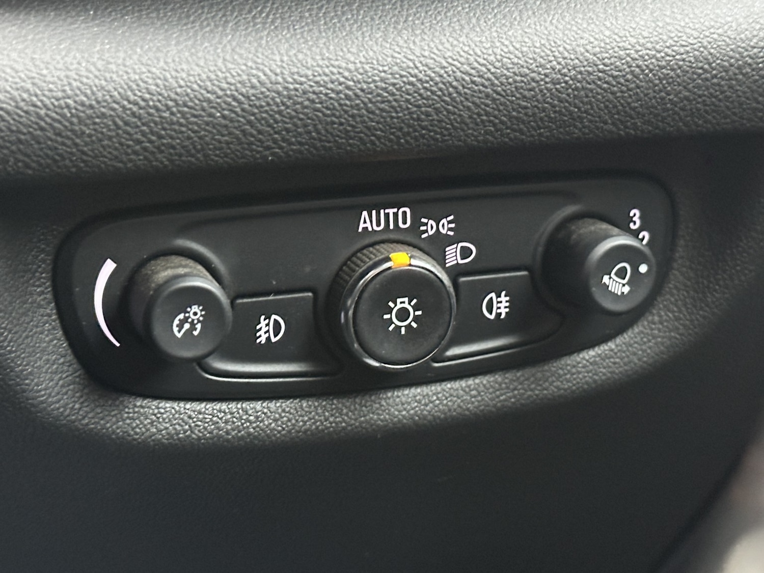 Used Vauxhall Insignia 2017 for sale - 76945576: Photo 31